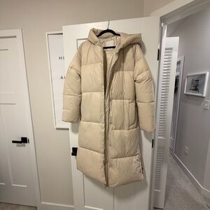Abercrombie & Fitch Women's Beige Puffer Coat